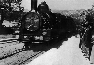 L'Arrivée d'un train en Gare de la Ciota